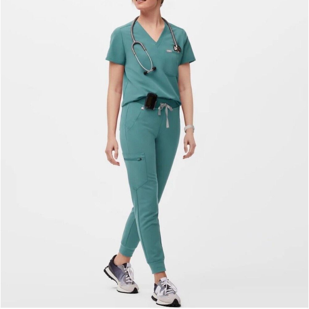 Figs Women's Scrub Set- pants and top